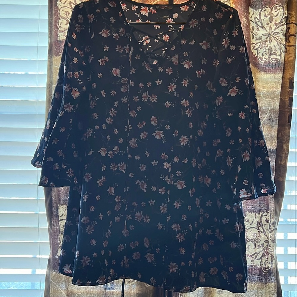 Women’s Large navy blue floral dress blouse 3/4 sleeve